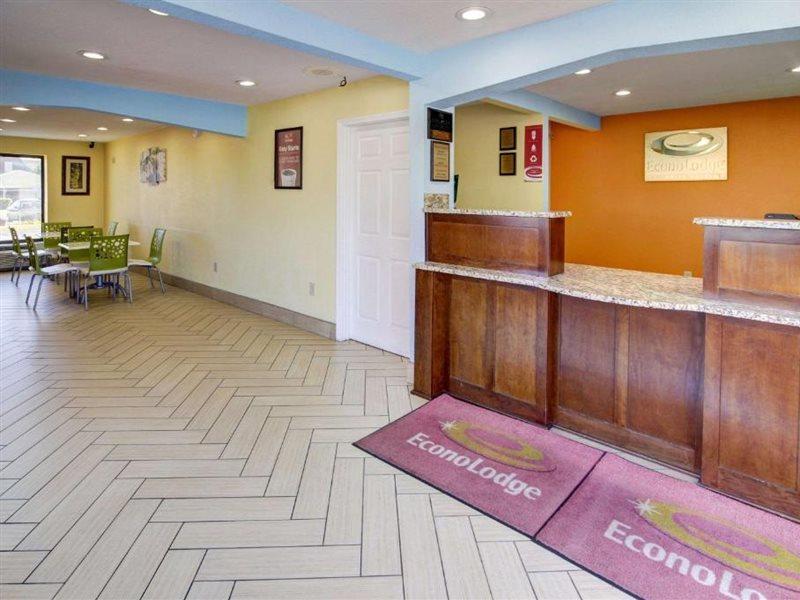 Econo Lodge At Military Circle Norfolk Exteriér fotografie